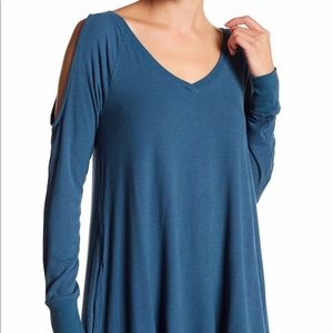 Nordstrom Carlson Cold Shoulder V Neck Tunic Top
